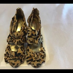 Leopard print Heels